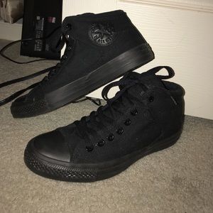 Women’s size 10 converse shoes