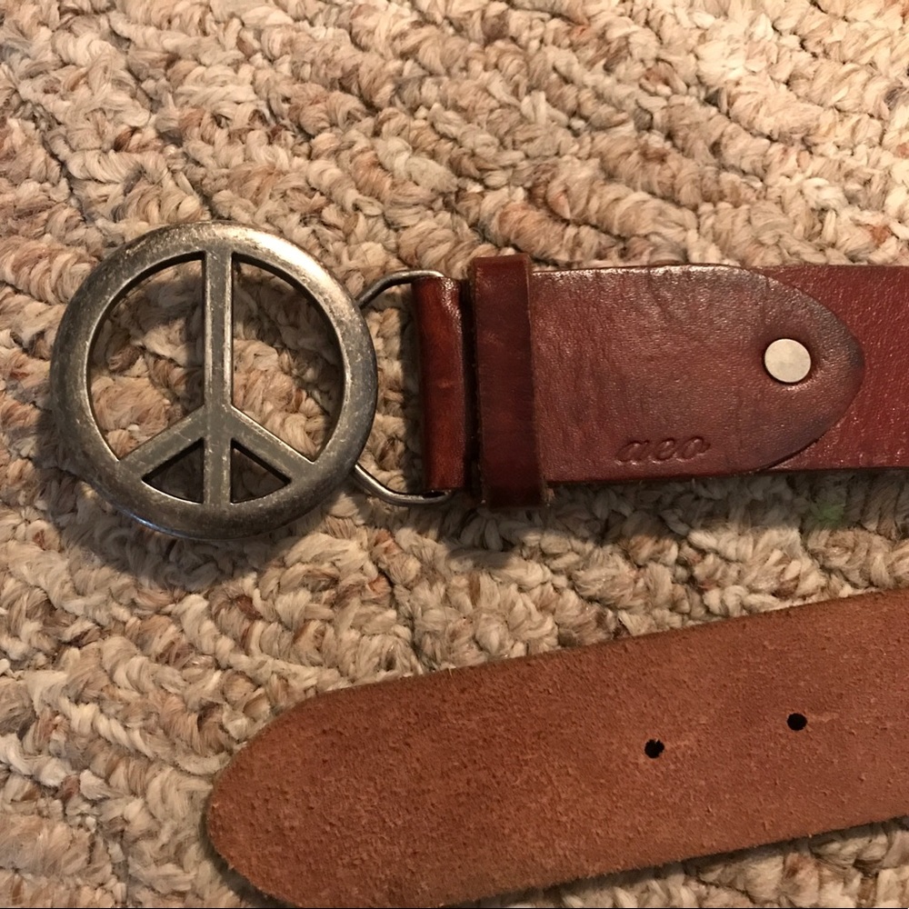 AEO peace sign belt