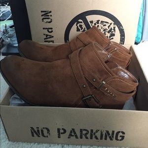 Tan Booties size 8.5 ( No Parking )