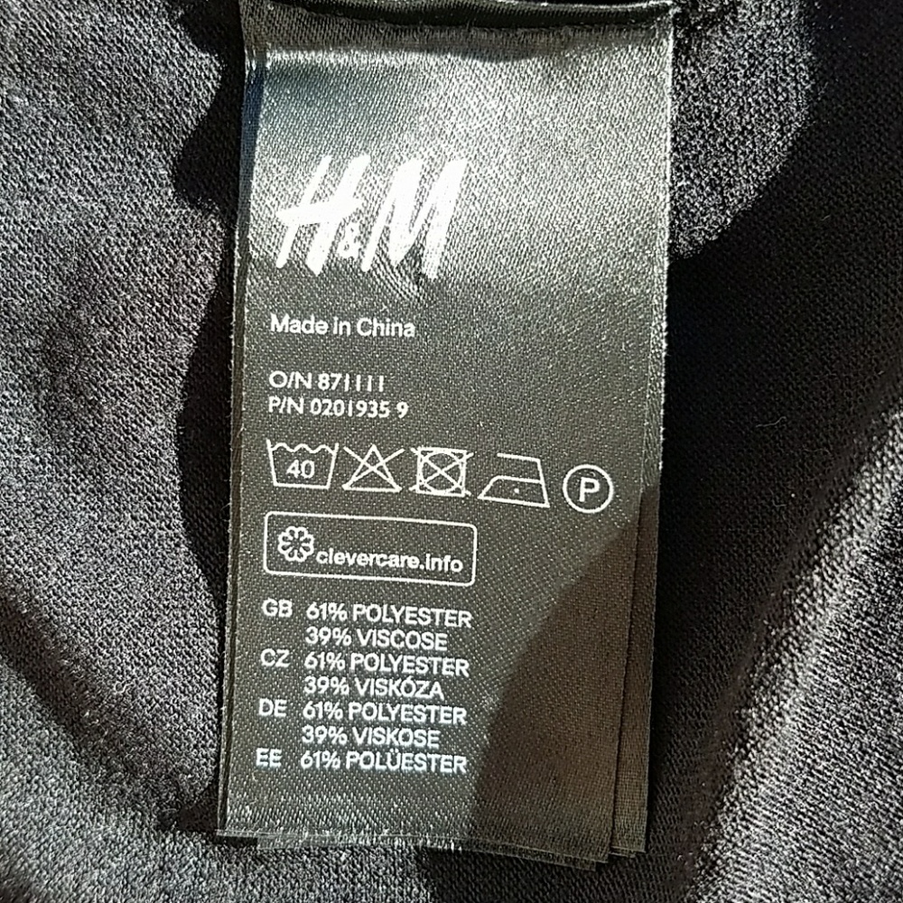 H&M Circle Scarf in black