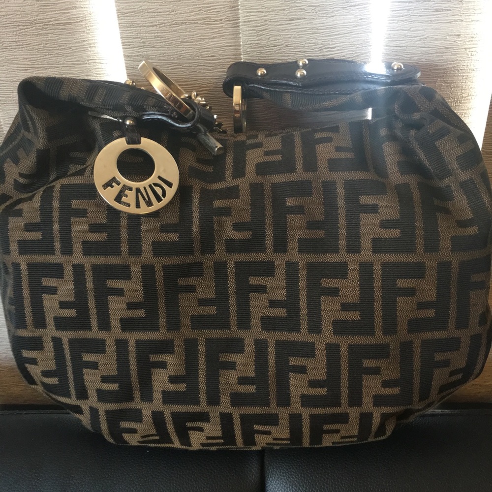 🚫SOLD‼️Authentic Classic Fendi bag