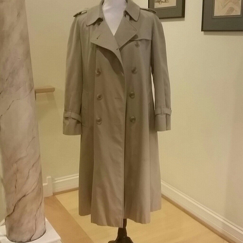 Burberry  trench  coat
