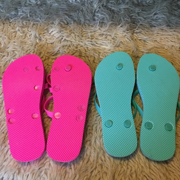BUNDLE🎉 | 2 Pair Flip-flops Size 7-8 - Picture 2 of 4