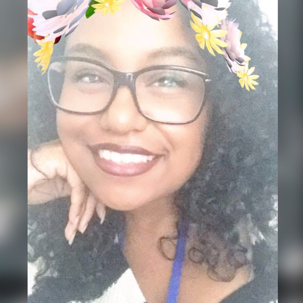 Meet your Posher, Tia