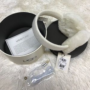 Ugg ear muffs with head phones