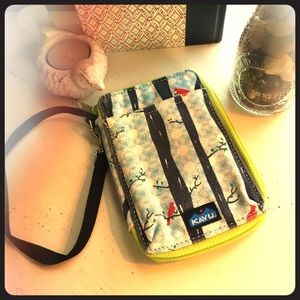 Kavu Wristlet