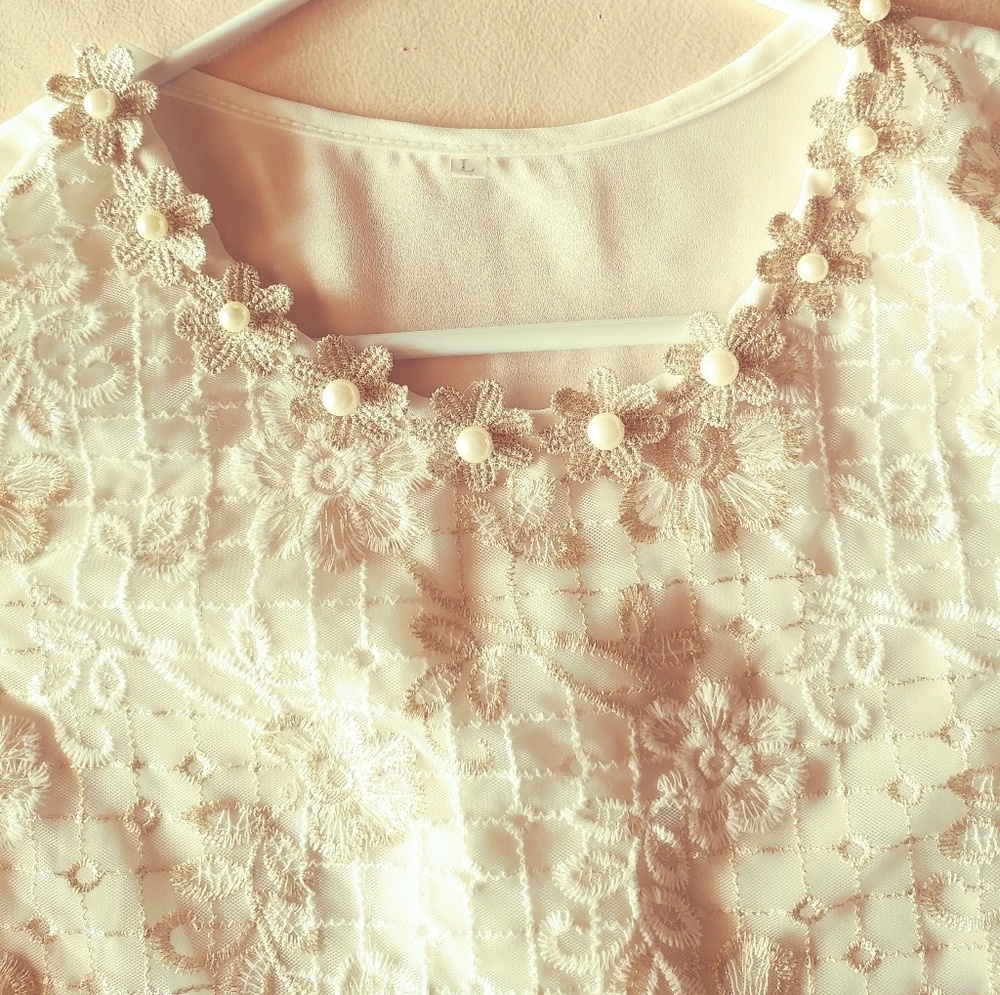 Gold thread overlay white blouse, XS/S