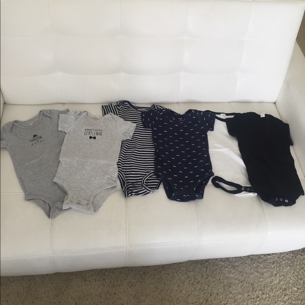 4 carters bodysuits & 2 plain no brand bodysuits