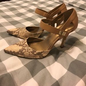 BCBGeneration Two Tone Pumps