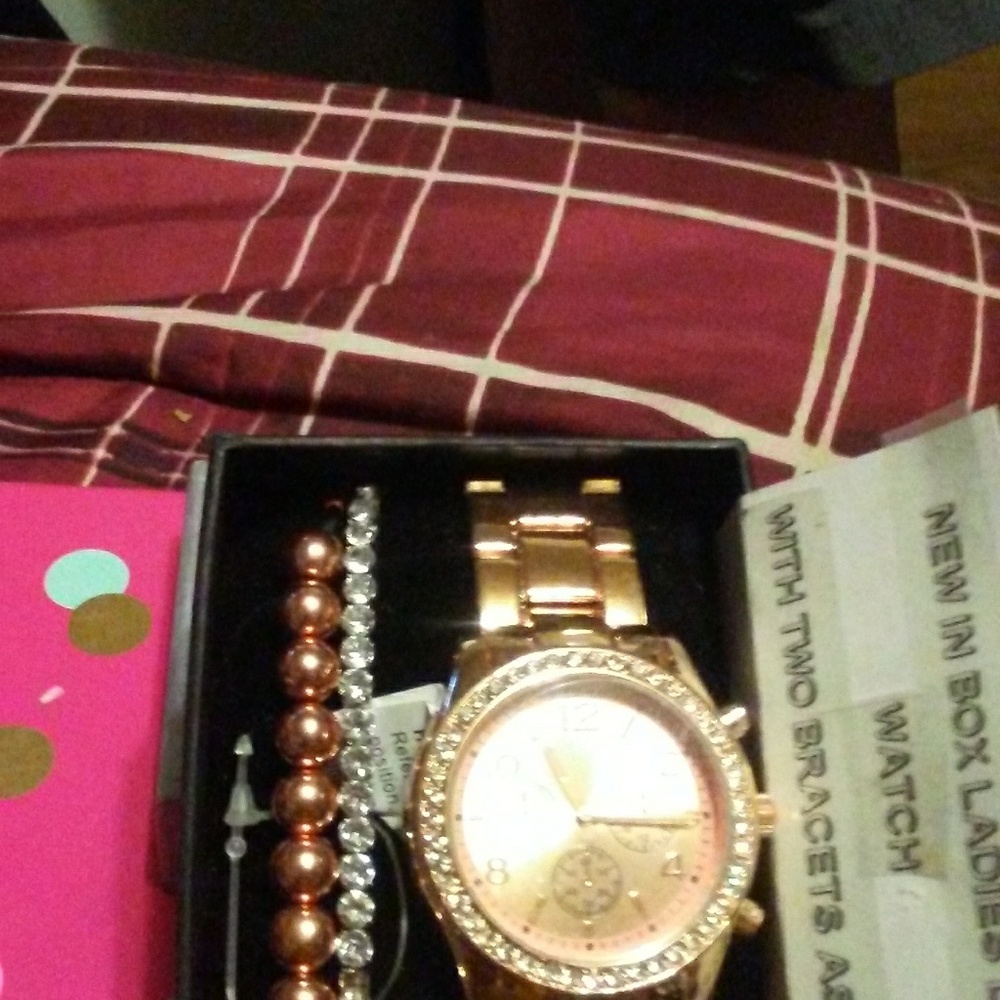 Watch - Picture 3 of 3