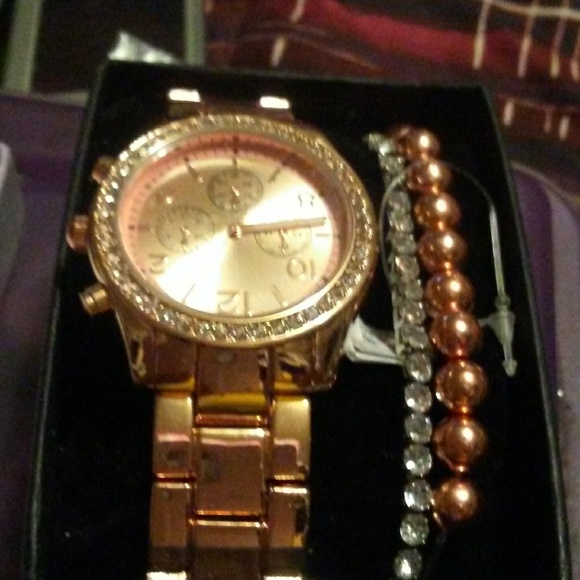 Watch - Picture 2 of 3