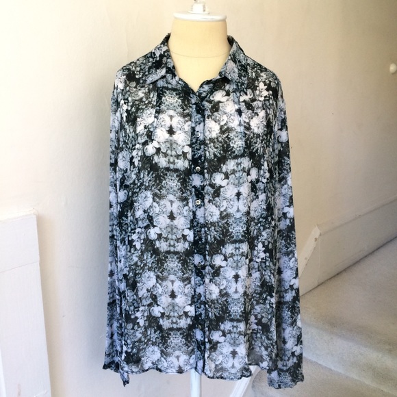 Nicole Miller Ghost Flowers Button Down EUC - Picture 4 of 8