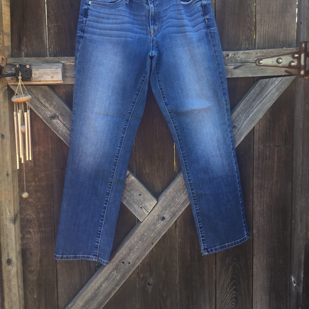 Women Mid Rise Straight Jeans