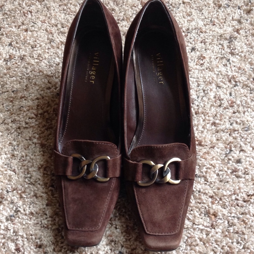 Brown Suede pumps