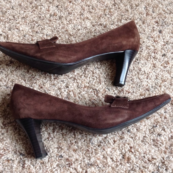 Brown Suede pumps - Picture 4 of 4