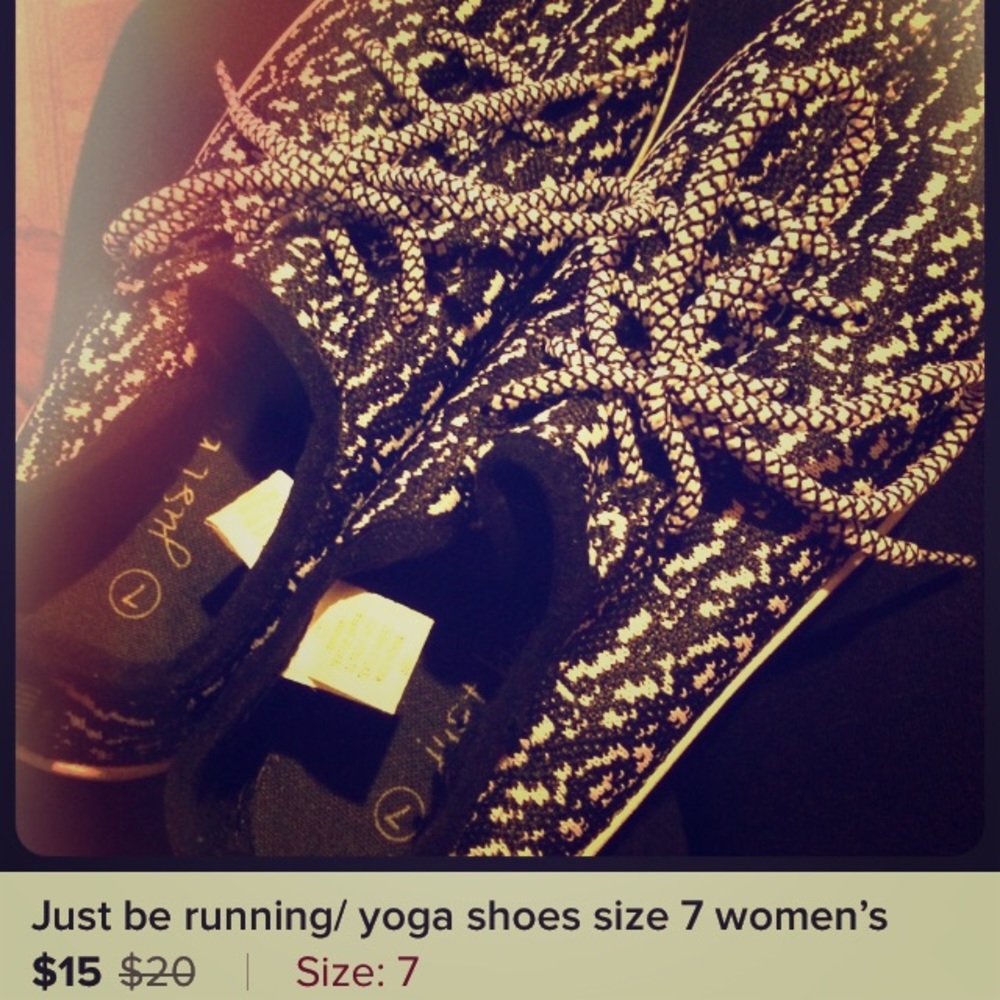 Black and white breathable active shoes