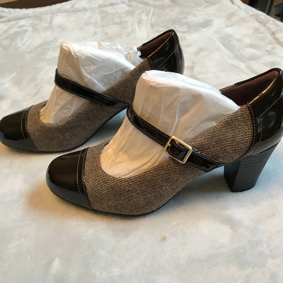 clarks women's mary jane shoes