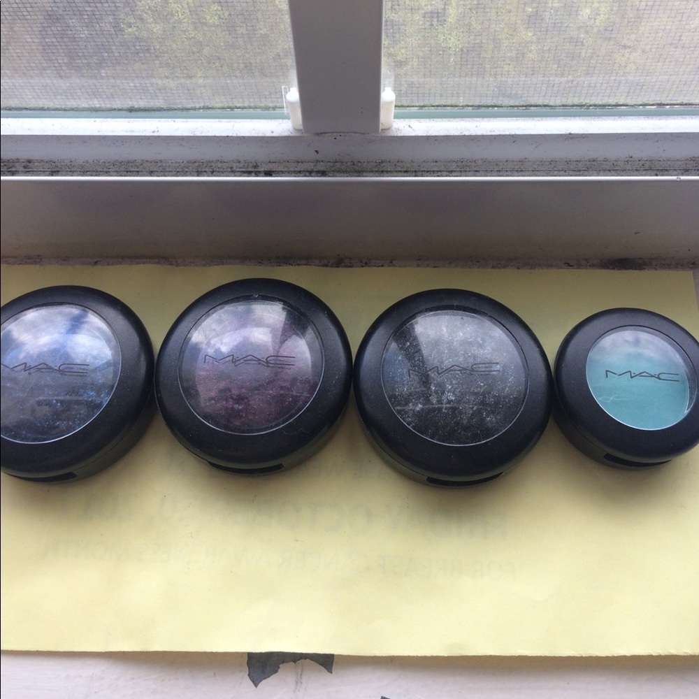 4 Mac eyeshadows