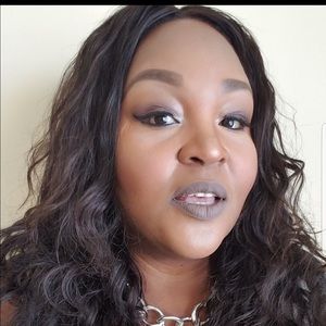 Meet your Posher, Crystal