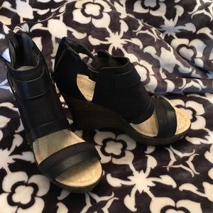 Wedge,zip sandals sz 6.5
