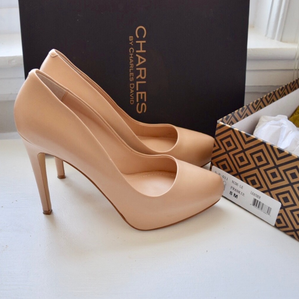 Charles by Charles David platform heels beige sz 8
