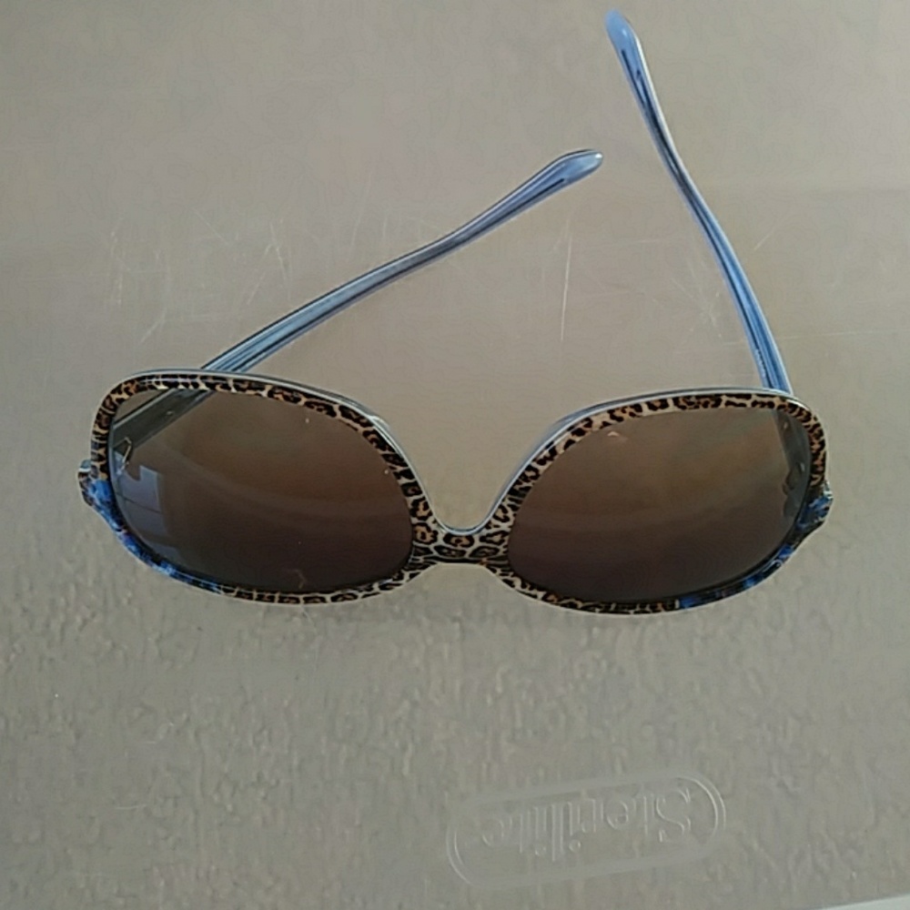 👗Guess sunglasses