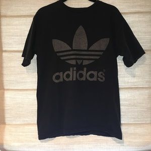Adidas logo Tee unisex oversized fit size medium