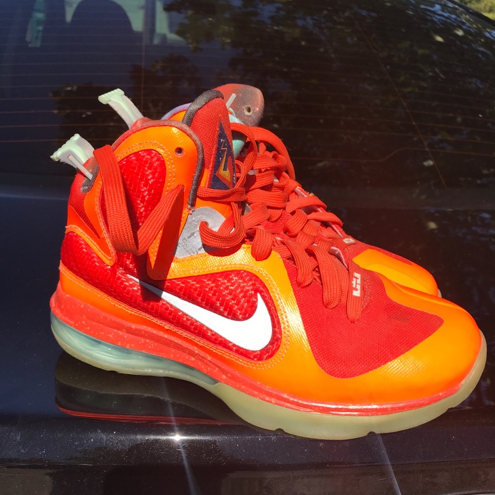 Nike Lebrun Big Bang Galaxy Shoes