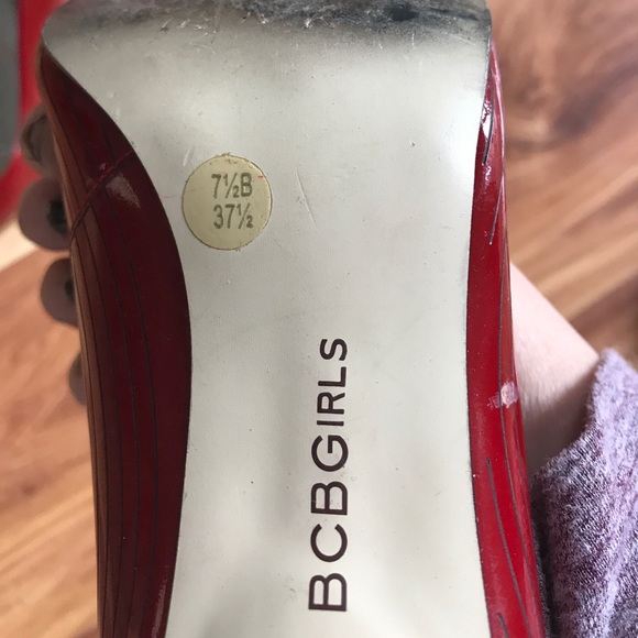 Pinstriped Holiday Heels - Picture 4 of 4