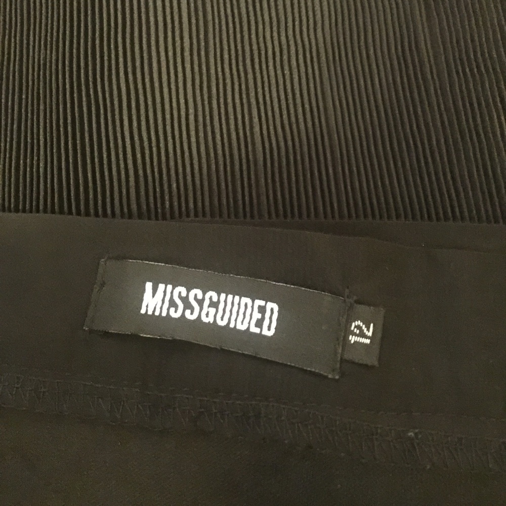 Missguided column pleated skirt