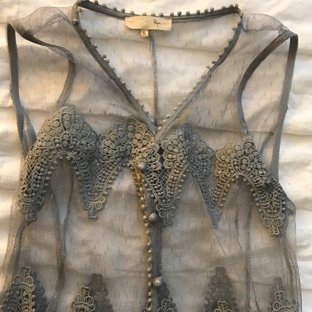 Ryu lace sleeveless duster