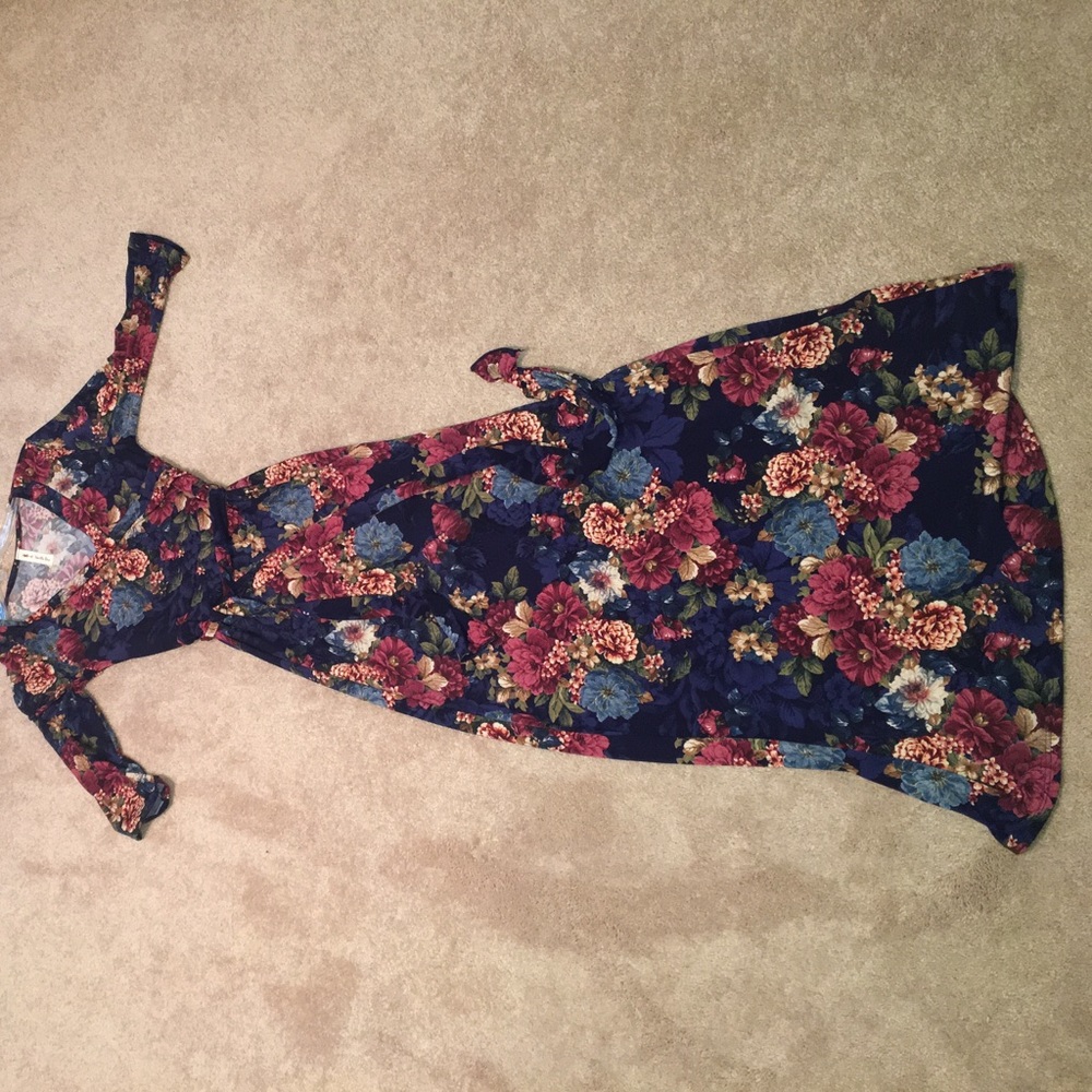 NEVER WORN!! Vanilla Bay Floral Maxi Dress