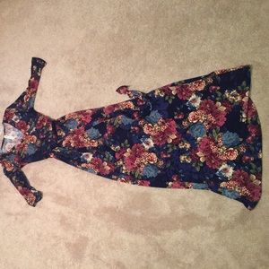 NEVER WORN!! Vanilla Bay Floral Maxi Dress