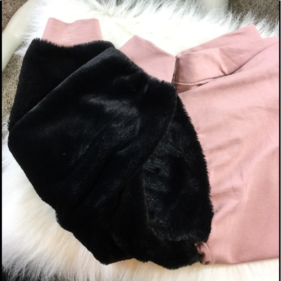 🇮🇹 Pink and Black Sweatshirt Purchased in Italy - Picture 5 of 5