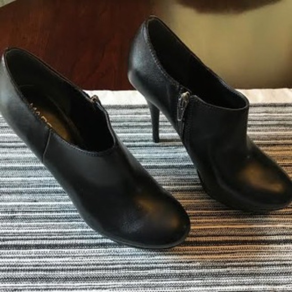 Marc Fisher black leather ankle bootie