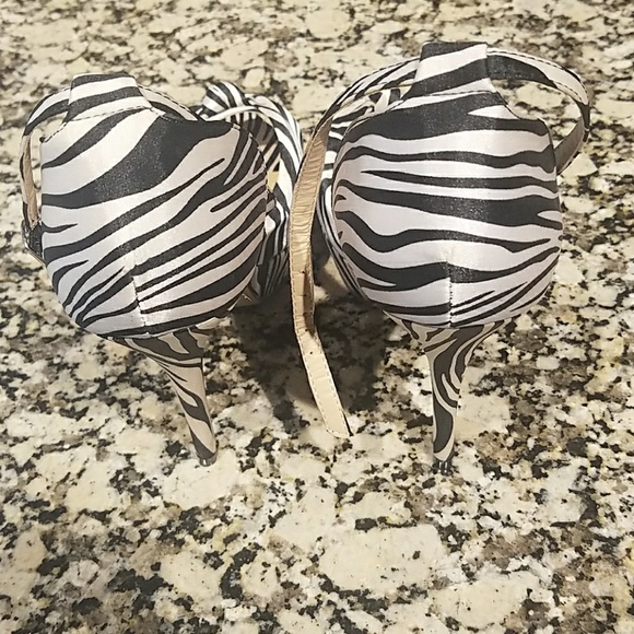 Heels - Picture 3 of 4