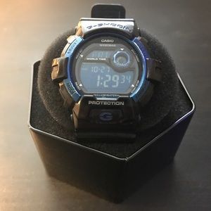 G shock watch, used. Has box