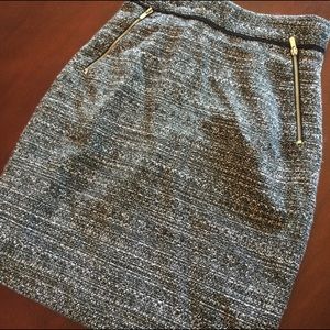 Super cute black and white striped pencil skirt!