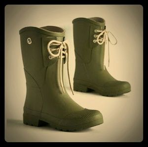 Green short rain boots
