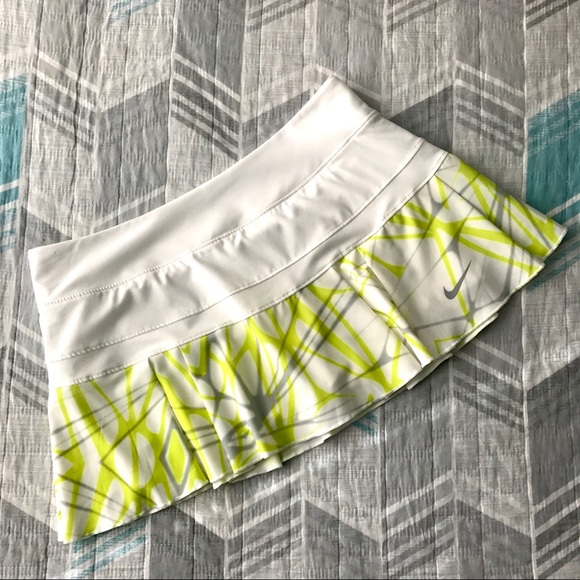 Nike Dresses & Skirts - EUC Nike Printed Pleated Woven Tennis Skirt
