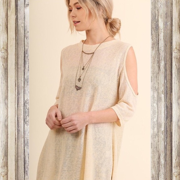 Sale🔥Umgee Cold shoulder tunic - Picture 8 of 8