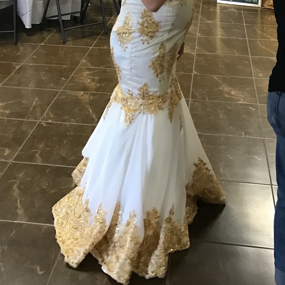 Maternity Gown - Picture 3 of 3