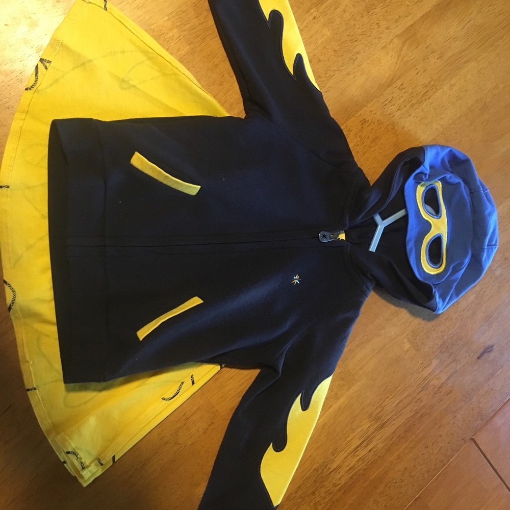 HP 🎉 Mask, Hood and Cape Jacket 🎉 HP