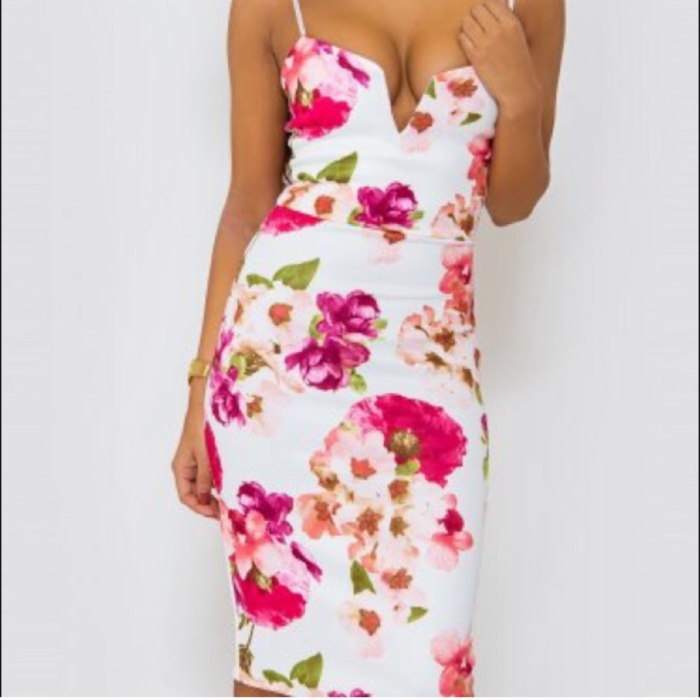 Deep V Plunging Floral Dress 🌺