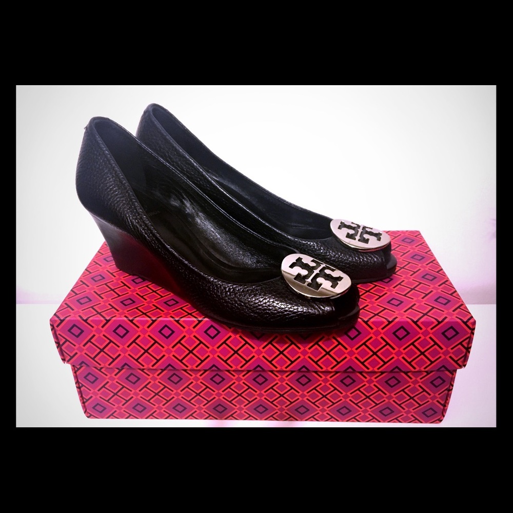 Tory Burch Sally 2 Leather Wedge Pump (Silver)