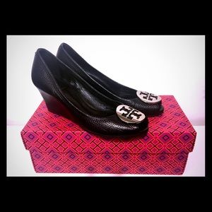 Tory Burch Sally 2 Leather Wedge Pump (Silver)