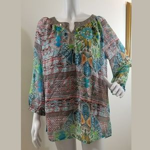 Flowing top with an island feel