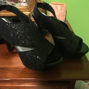 Black glitter pumps