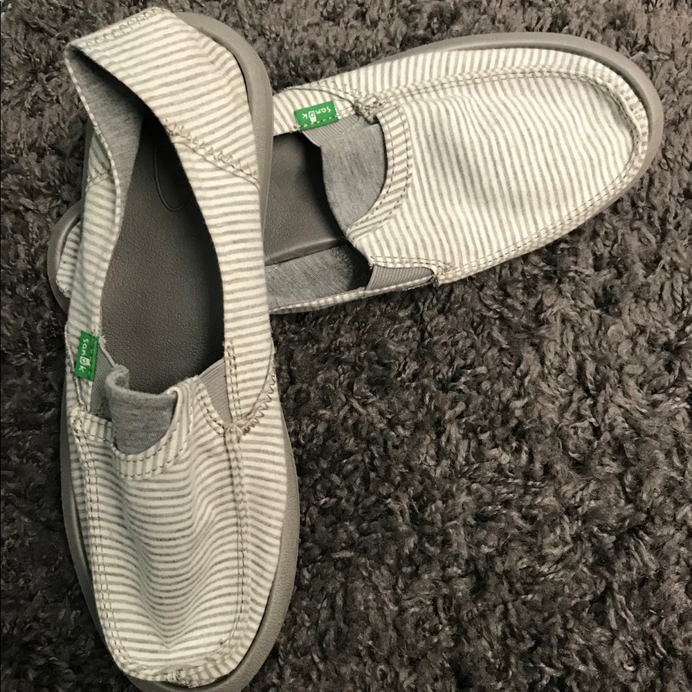 Sanuk Pick Pocket Tee slip on