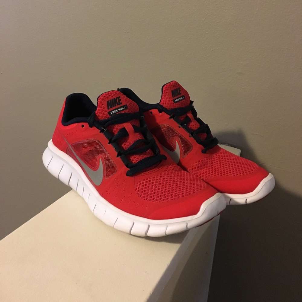 Red Nike Free Run 3